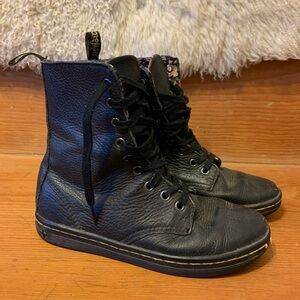 Dr. Martens 9 hole boots